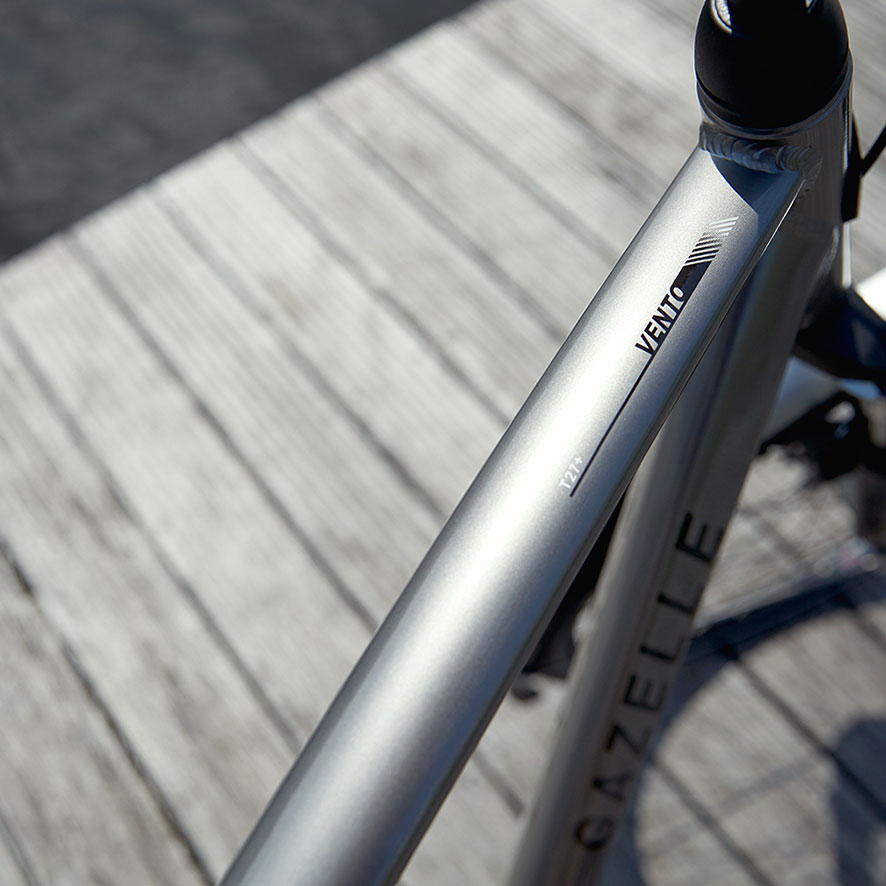 Mit dem sportlichen Vento fahren ist fast wie fliegen. Die Shimano-Gangschaltung erfreut sowohl sportliche Fahrer als auch Freizeitradler.