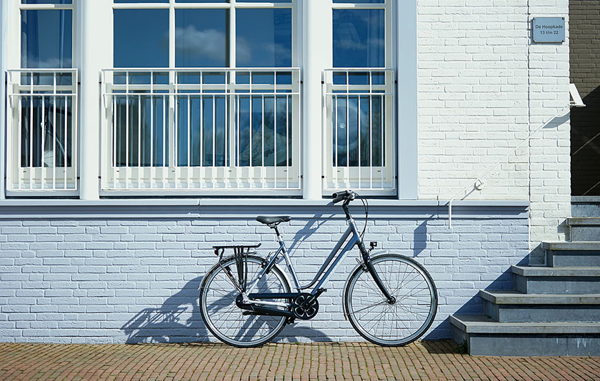 Mit den komfortablen Gazelle Ultimate City-Rädern bereitet jede Fahrt größten Genuss. Ob Sie mit dem Rad zur Arbeit fahren oder eine Radtour außerhalb der Stadt machen – dank dem hochwertigen, leichten Aluminiumrahmen sitzen Sie immer gut.